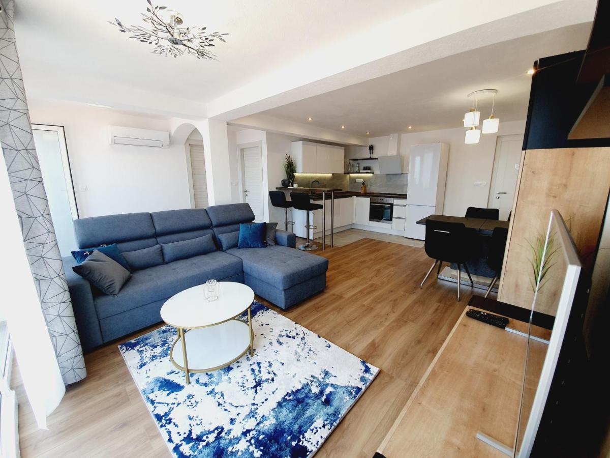 White House Apartments Dugi Rat Dış mekan fotoğraf