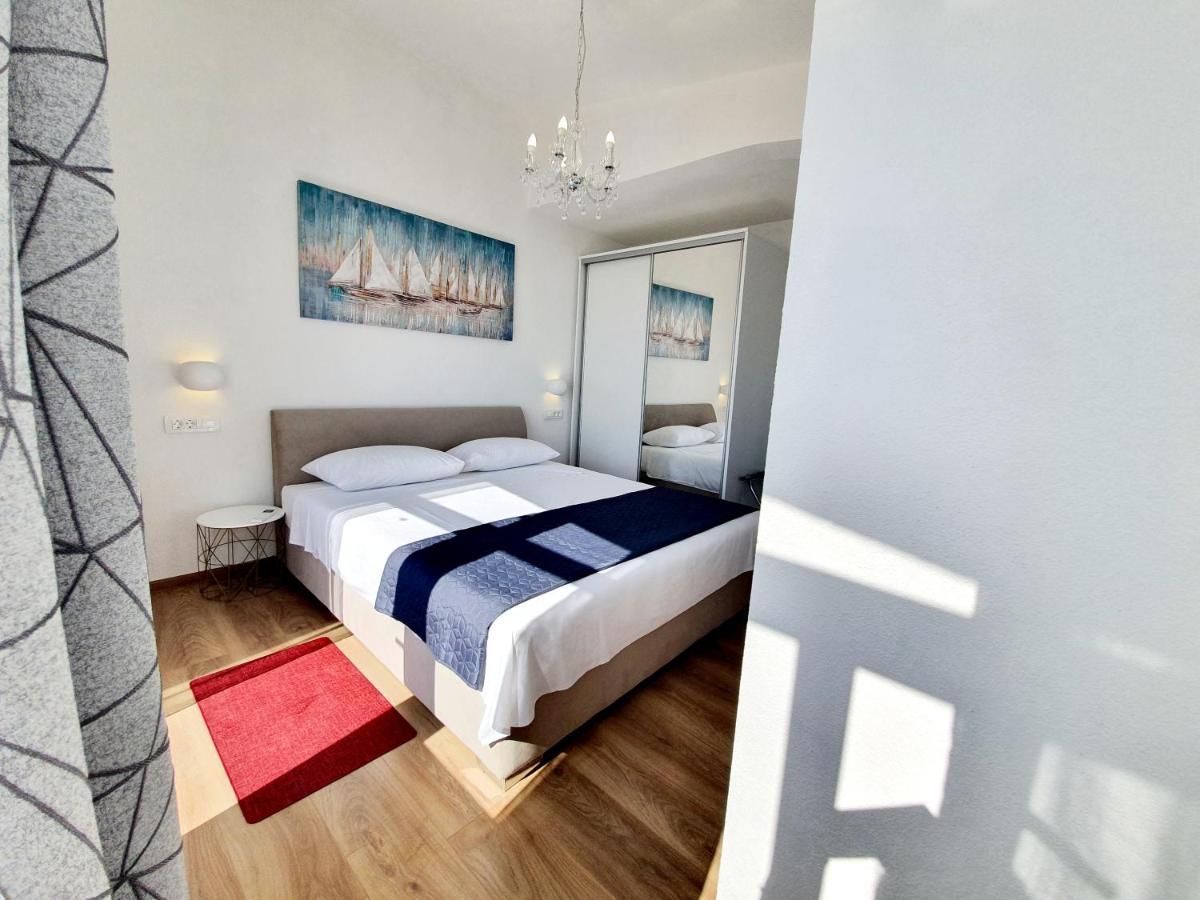 White House Apartments Dugi Rat Dış mekan fotoğraf