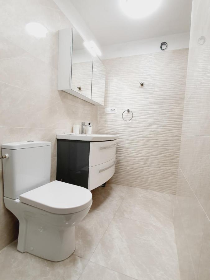 White House Apartments Dugi Rat Dış mekan fotoğraf