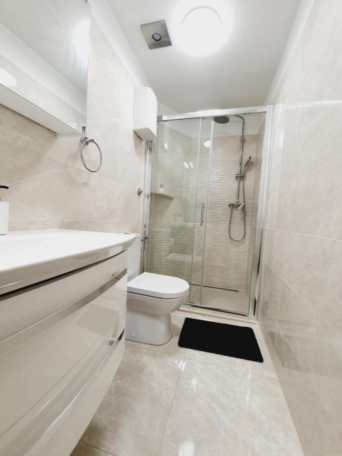 White House Apartments Dugi Rat Dış mekan fotoğraf